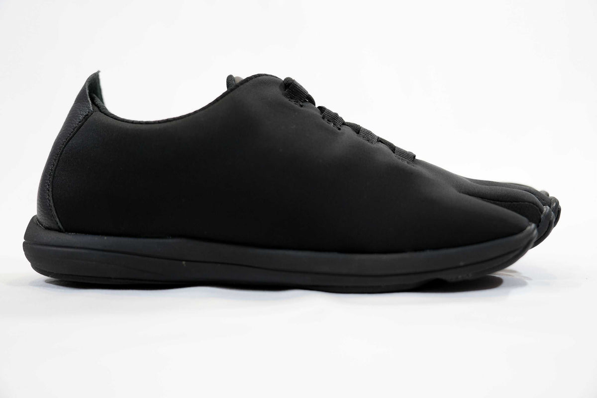 PELUVA MENS STRAND LIGHTWEIGHT BAREFOOT SHOES $139.99 SIZE 10 Peluva barefoot shoes: Tested and reviewed | CNN Underscored main image 3