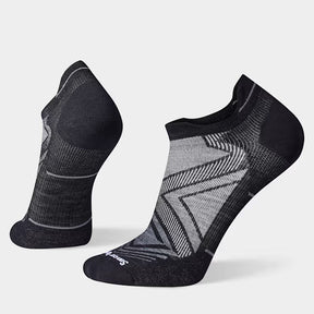 Smartwool Zero Cushion Run Low Ankle sock in black with cushioned sole and low-cut design, suitable for running and athletic activities.