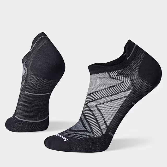 Smartwool Zero Cushion Run Low Ankle sock in black with cushioned sole and low-cut design, suitable for running and athletic activities.